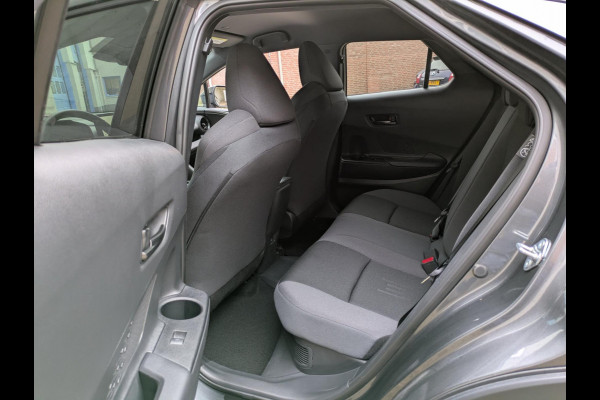 Toyota C-HR 2.0 Plug-in Hybrid 220 Dynamic|Stoel/Stuurverwarming|Groot-Navi|Adaptive-Cruise|Apple-Carplay/Android-Auto