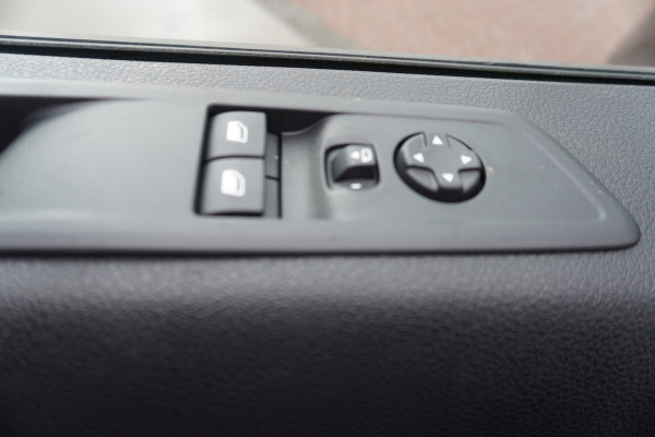 Citroën Jumpy 2.0 BlueHDI 180 S&S L3 S&S L3 Automaat nr.V032 | Airco | Cruise | Navi | Camera | Schuifdeur links en rechts