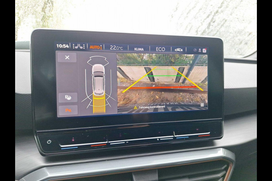 CUPRA Leon Sportstourer 1.4 e-Hybrid VZ Performance 245pk | Trekhaak wegklapbaar |  Verwarmbare voorstoelen | Camera | Adaptive cruise control