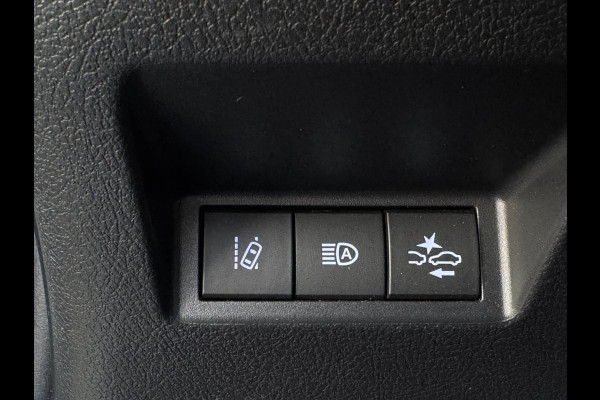 Toyota Yaris 1.5 VVT-i Dynamic CARPLAY / TREKHAAK / TWO-TONE / CAMERA / STOELVERWARMING / BOTSWARNING / METALLIC LAK / CRUISE