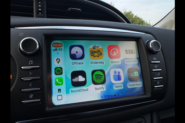 Toyota Yaris 1.5 VVT-i Dynamic CARPLAY / TREKHAAK / TWO-TONE / CAMERA / STOELVERWARMING / BOTSWARNING / METALLIC LAK / CRUISE