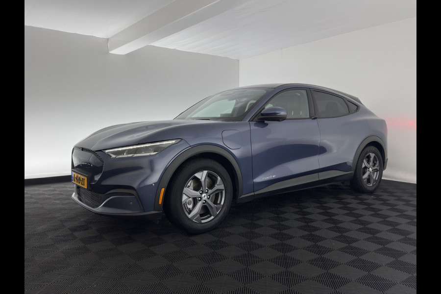 Ford Mustang Mach-E RWD 75 kWh [3-Fase ] {SOH-90%} (INCL-BTW) Aut.*LUXURY-LEATHER | FULL-LED | DAB | DIGI-COCKPIT | KEYLESS | NAVI-FULLMAP | CARPLAY | HEATED-COMFORTSEATS | CAMERA | ADAPTIVE-CRUISE | 18'' ALU*