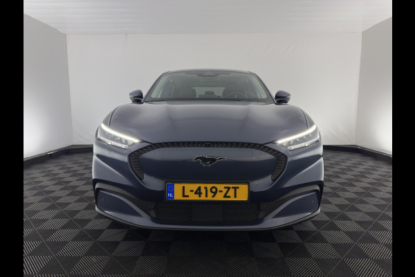 Ford Mustang Mach-E RWD 75 kWh [3-Fase ] {SOH-90%} (INCL-BTW) Aut.*LUXURY-LEATHER | FULL-LED | DAB | DIGI-COCKPIT | KEYLESS | NAVI-FULLMAP | CARPLAY | HEATED-COMFORTSEATS | CAMERA | ADAPTIVE-CRUISE | 18'' ALU*