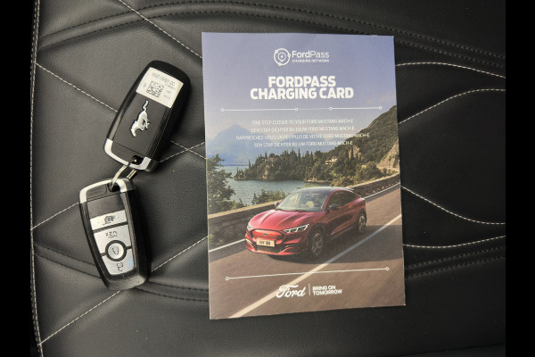 Ford Mustang Mach-E RWD 75 kWh [3-Fase ] {SOH-90%} (INCL-BTW) Aut.*LUXURY-LEATHER | FULL-LED | DAB | DIGI-COCKPIT | KEYLESS | NAVI-FULLMAP | CARPLAY | HEATED-COMFORTSEATS | CAMERA | ADAPTIVE-CRUISE | 18'' ALU*