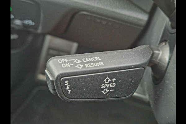 Audi A3 Sportback 35 TFSI S Line black line . Panoramadak . Matrix . 54000 km