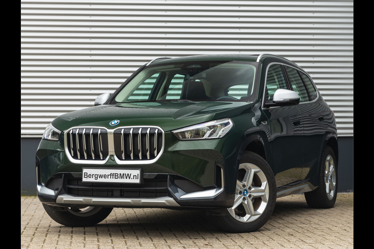 BMW X1 xDrive25e - xLine - Pano - Trekhaak - Camera - Stuurwiel verwarmd