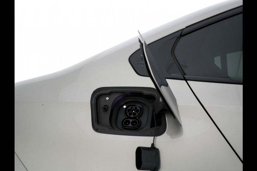 BMW i5 eDrive 40 M-Sport 84 kWh [ 3-Fase ] { SOH-96% } (INCL-BTW) *PANO | HEAD-UP | TWO-TONE-LUXURY-LEATHER | FULL-LED | BLIND-SPOT | HARMAN-KARDON-SURROUND | COMFORTSEATS |  WIDESCREEN-DIGICOCKPIT | AMBIENT-LIGHT | KEYLESS | TOPVIEW | DAB | ...