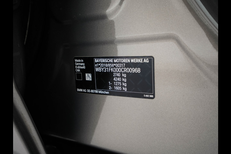 BMW i5 eDrive 40 M-Sport 84 kWh [ 3-Fase ] { SOH-96% } (INCL-BTW) *PANO | HEAD-UP | TWO-TONE-LUXURY-LEATHER | FULL-LED | BLIND-SPOT | HARMAN-KARDON-SURROUND | COMFORTSEATS |  WIDESCREEN-DIGICOCKPIT | AMBIENT-LIGHT | KEYLESS | TOPVIEW | DAB | ...