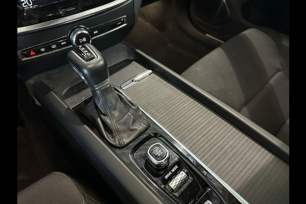 Volvo V60 D3 Aut. Momentum Parkeercamera Navigatie 150pk