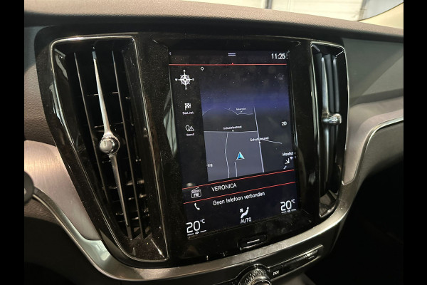 Volvo V60 D3 Aut. Momentum Parkeercamera Navigatie 150pk