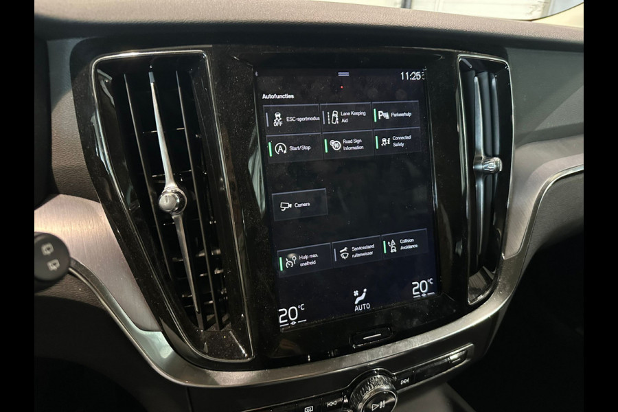 Volvo V60 D3 Aut. Momentum Parkeercamera Navigatie 150pk