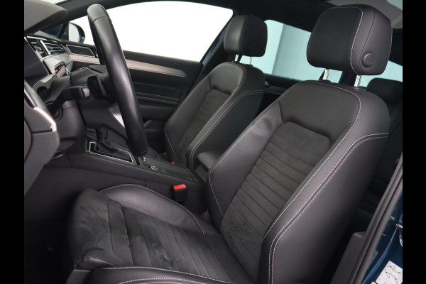 Volkswagen Passat 1.5 TSI R-Line | Panoramadak | Trekhaak | Matrix LED | Stoelverwarming | Adaptive cruise | Leder/Alcantara | Camera | Carplay | Keyless | Climate control | Parkeerhulp