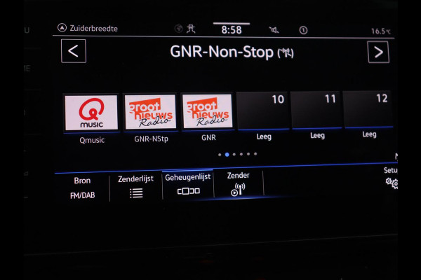 Volkswagen Passat 1.5 TSI R-Line | Panoramadak | Trekhaak | Matrix LED | Stoelverwarming | Adaptive cruise | Leder/Alcantara | Camera | Carplay | Keyless | Climate control | Parkeerhulp