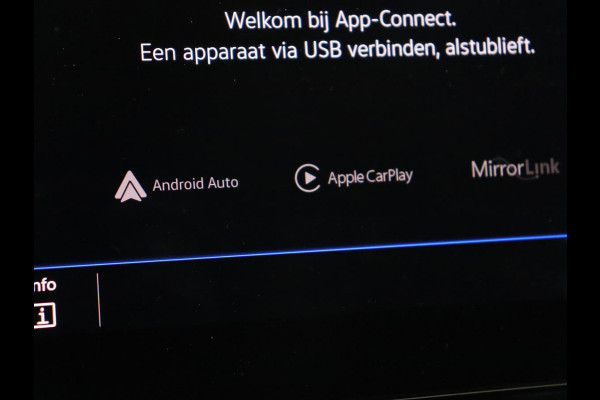 Volkswagen Passat 1.5 TSI R-Line | Panoramadak | Trekhaak | Matrix LED | Stoelverwarming | Adaptive cruise | Leder/Alcantara | Camera | Carplay | Keyless | Climate control | Parkeerhulp