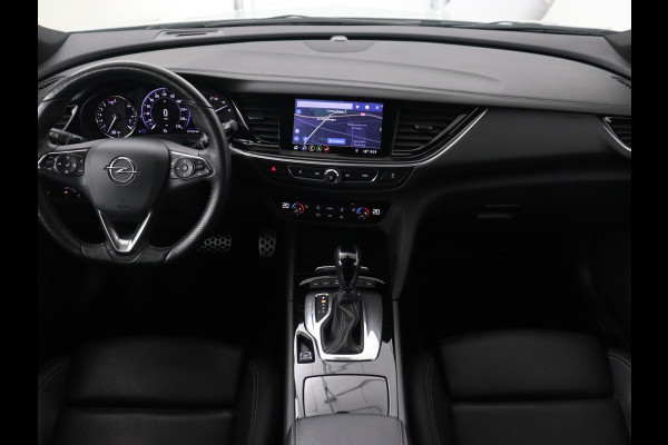 Opel Insignia 1.6 Turbo Executive | OPC Line | Panoramadak | Leder | Trekhaak | Stoelverwarming | Camera | Carplay | Matrix LED | Stuurverwarming | Navigatie | Dodehoek detectie | Climate control