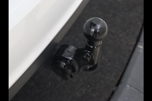 Opel Insignia 1.6 Turbo Executive | OPC Line | Panoramadak | Leder | Trekhaak | Stoelverwarming | Camera | Carplay | Matrix LED | Stuurverwarming | Navigatie | Dodehoek detectie | Climate control