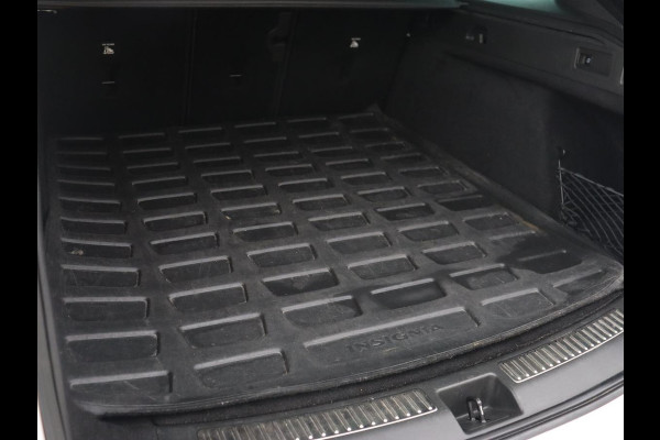 Opel Insignia 1.6 Turbo Executive | OPC Line | Panoramadak | Leder | Trekhaak | Stoelverwarming | Camera | Carplay | Matrix LED | Stuurverwarming | Navigatie | Dodehoek detectie | Climate control