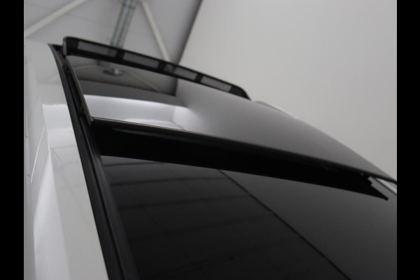 Opel Insignia 1.6 Turbo Executive | OPC Line | Panoramadak | Leder | Trekhaak | Stoelverwarming | Camera | Carplay | Matrix LED | Stuurverwarming | Navigatie | Dodehoek detectie | Climate control