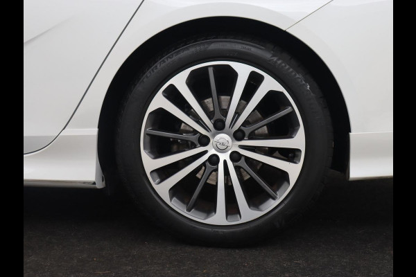 Opel Insignia 1.6 Turbo Executive | OPC Line | Panoramadak | Leder | Trekhaak | Stoelverwarming | Camera | Carplay | Matrix LED | Stuurverwarming | Navigatie | Dodehoek detectie | Climate control