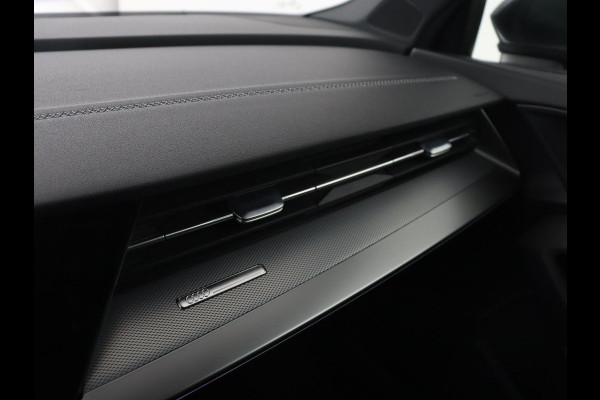 Audi A3 35 TFSI S edition | Stoelverwarming | Carplay | Navigatie | Half leder | Sportstoelen | Full LED | Audi Sound | Virtual Cockpit | Climate control | Parkeerhulp | DAB | Bluetooth | S Line