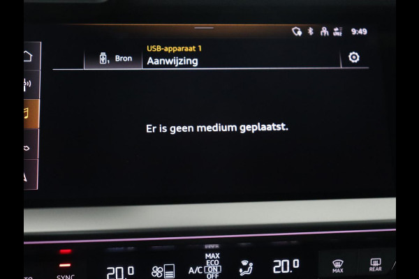 Audi A3 35 TFSI S edition | Stoelverwarming | Carplay | Navigatie | Half leder | Sportstoelen | Full LED | Audi Sound | Virtual Cockpit | Climate control | Parkeerhulp | DAB | Bluetooth | S Line