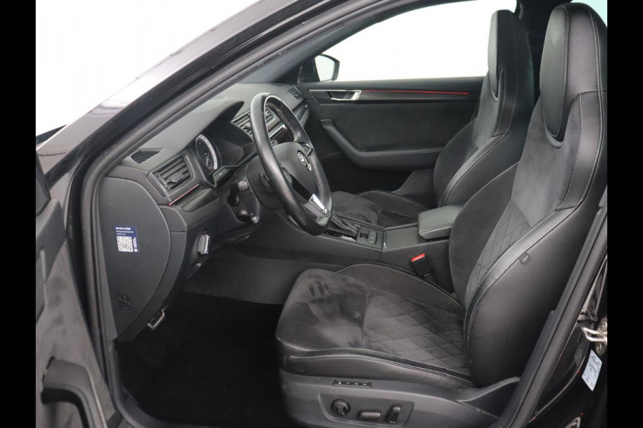Škoda Superb 1.5 TSI Sportline | Panoramadak | Trekhaak | Stoelverwarming | Alcantara | Adaptive cruise | Camera | Carplay | Matrix LED | Climate control | Parkeerhulp | Sportstoelen