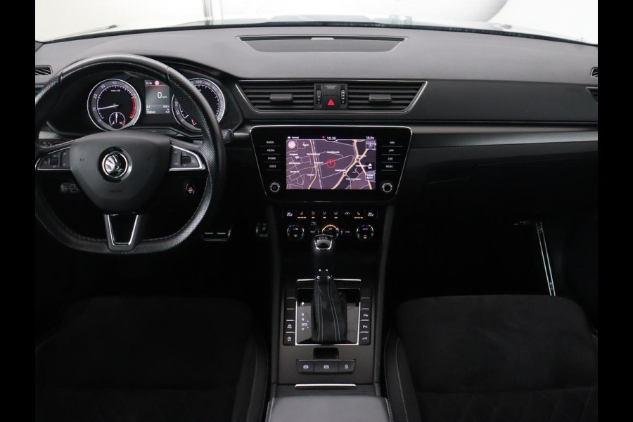 Škoda Superb 1.5 TSI Sportline | Panoramadak | Trekhaak | Stoelverwarming | Alcantara | Adaptive cruise | Camera | Carplay | Matrix LED | Climate control | Parkeerhulp | Sportstoelen