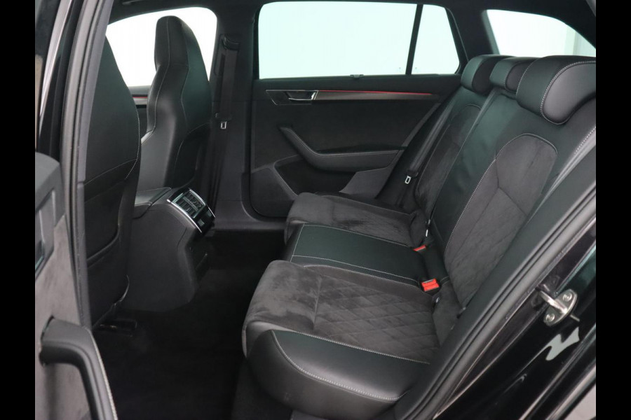 Škoda Superb 1.5 TSI Sportline | Panoramadak | Trekhaak | Stoelverwarming | Alcantara | Adaptive cruise | Camera | Carplay | Matrix LED | Climate control | Parkeerhulp | Sportstoelen