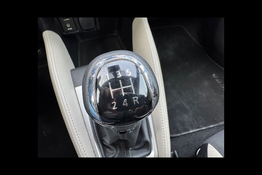 Nissan Micra 0.9 IG-T 5deurs N-Connecta Airco/ECC,Cruisecontrol,Navigatie,Camera