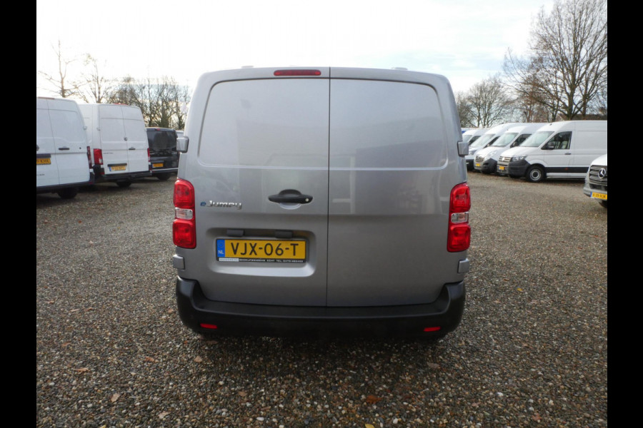 Citroën ë-Jumpy Accu 75 kWh, L2, Airco, SOH accu 94.1%, Inrichting t.b.v. hondenvervoer
