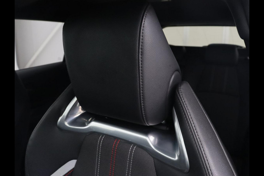 Toyota Corolla 1.8 Hybrid GR-Sport | Stoelverwarming | Carplay | Camera | Sportstoelen | Adaptive cruise | Keyless | Full LED | Park Assist | Climate control | DAB | Digital Cockpit | Getint glas