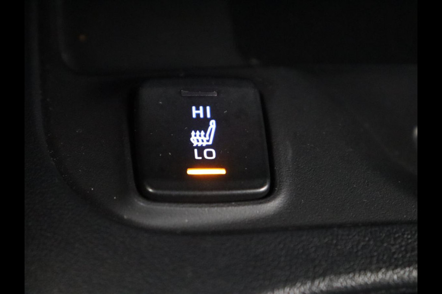 Toyota Corolla 1.8 Hybrid GR-Sport | Stoelverwarming | Carplay | Camera | Sportstoelen | Adaptive cruise | Keyless | Full LED | Park Assist | Climate control | DAB | Digital Cockpit | Getint glas