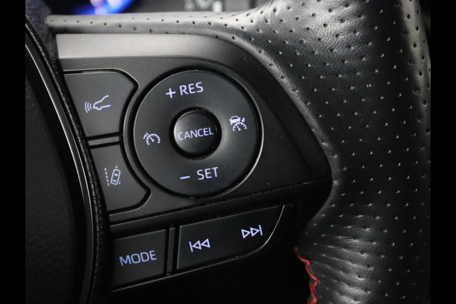 Toyota Corolla 1.8 Hybrid GR-Sport | Stoelverwarming | Carplay | Camera | Sportstoelen | Adaptive cruise | Keyless | Full LED | Park Assist | Climate control | DAB | Digital Cockpit | Getint glas