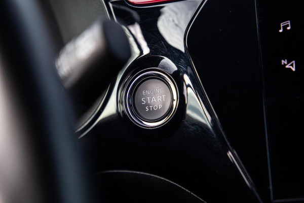 Opel Corsa 1.2 Turbo GS BLACK LINE / APPLE CARPLAY / AUTOMAAT / 360 CAMERA / STOELVERWARMING