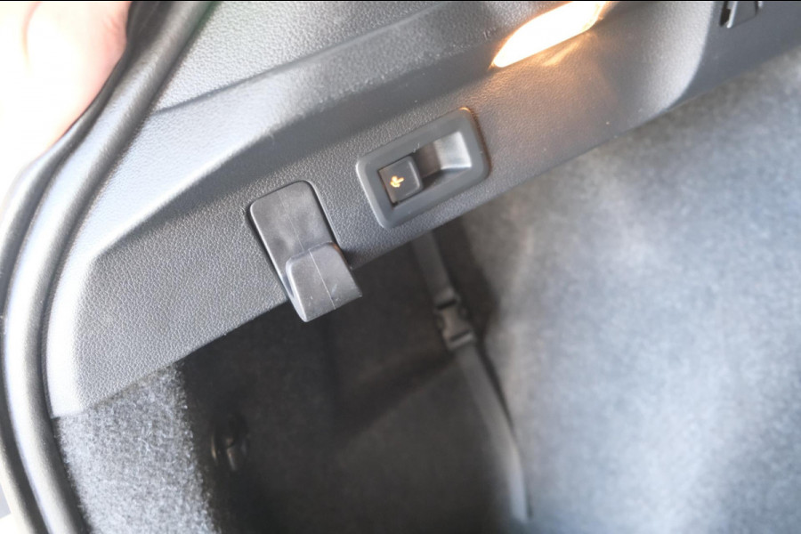 Škoda SCALA 1.0 TSI Ambition - N.A.P. Airco, Cruise, PDC, Trekhaak.