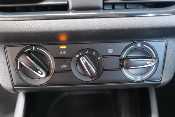 Škoda SCALA 1.0 TSI Ambition - N.A.P. Airco, Cruise, PDC, Trekhaak.