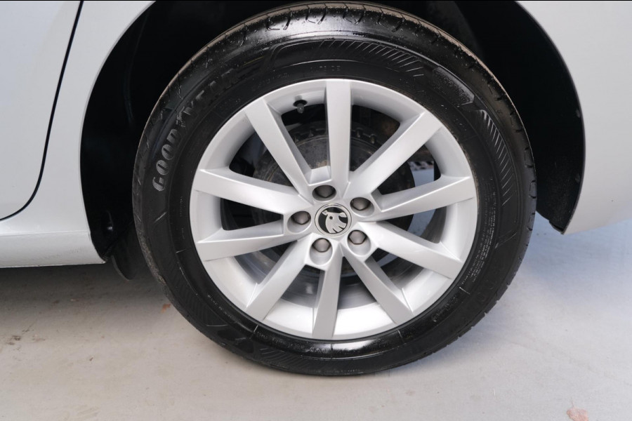 Škoda SCALA 1.0 TSI Ambition - N.A.P. Airco, Cruise, PDC, Trekhaak.