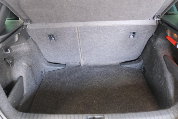 Škoda Kamiq 1.0 TSI Sport Business - N.A.P. Airco, Cruise, PDC.