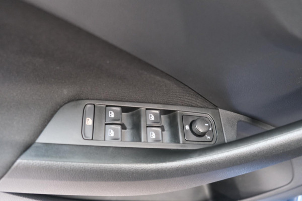 Škoda Kamiq 1.0 TSI Sport Business - N.A.P. Airco, Cruise, PDC.