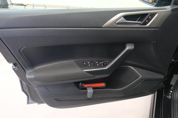 Volkswagen Polo 1.0 TSI R-Line Edition - N.A.P. Airco, Cruise, Navi, PDC, Trekhaak.