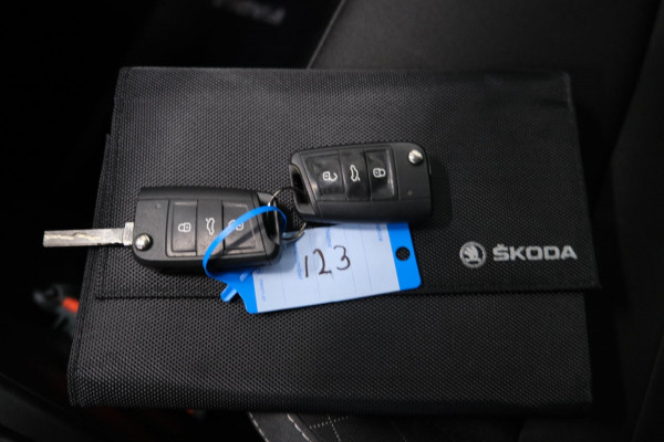 Škoda Fabia 1.0 TSI Ambition - Airco, Cruise, PDC, Trekhaak.