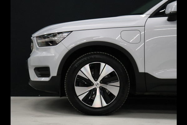 Volvo XC40 1.5 T5 Twin Engine Momentum Pro [TREKHAAK INKLAPBAAR, APPLE CARPLAY, ANDROID, PDC V+A, CRUISE CONTROL, CLIMATE CONTROL, HALF LEDER, NIEUWSTAAT]