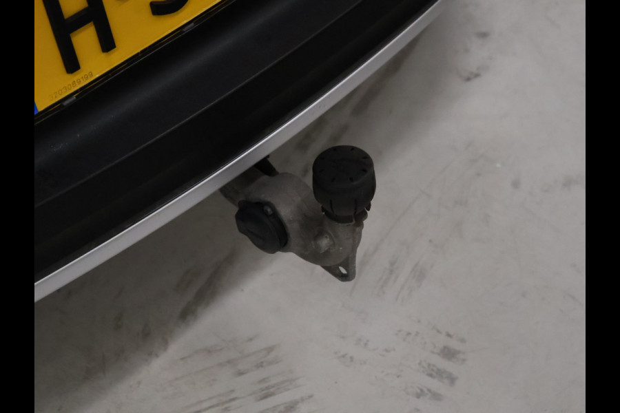 Volvo XC40 1.5 T5 Twin Engine Momentum Pro [TREKHAAK INKLAPBAAR, APPLE CARPLAY, ANDROID, PDC V+A, CRUISE CONTROL, CLIMATE CONTROL, HALF LEDER, NIEUWSTAAT]