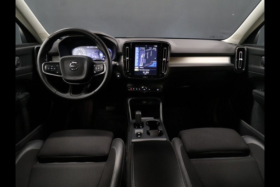 Volvo XC40 1.5 T5 Twin Engine Momentum Pro [TREKHAAK INKLAPBAAR, APPLE CARPLAY, ANDROID, PDC V+A, CRUISE CONTROL, CLIMATE CONTROL, HALF LEDER, NIEUWSTAAT]