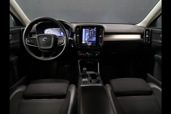 Volvo XC40 1.5 T5 Twin Engine Momentum Pro [TREKHAAK INKLAPBAAR, APPLE CARPLAY, ANDROID, PDC V+A, CRUISE CONTROL, CLIMATE CONTROL, HALF LEDER, NIEUWSTAAT]