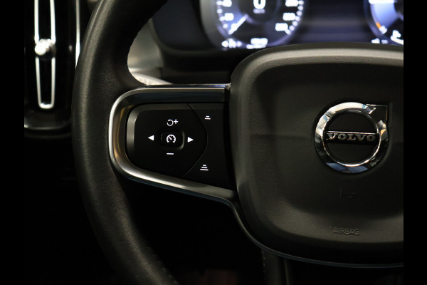 Volvo XC40 1.5 T5 Twin Engine Momentum Pro [TREKHAAK INKLAPBAAR, APPLE CARPLAY, ANDROID, PDC V+A, CRUISE CONTROL, CLIMATE CONTROL, HALF LEDER, NIEUWSTAAT]