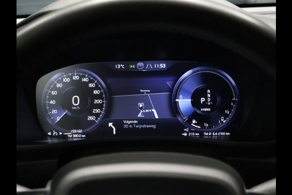 Volvo XC40 1.5 T5 Twin Engine Momentum Pro [TREKHAAK INKLAPBAAR, APPLE CARPLAY, ANDROID, PDC V+A, CRUISE CONTROL, CLIMATE CONTROL, HALF LEDER, NIEUWSTAAT]