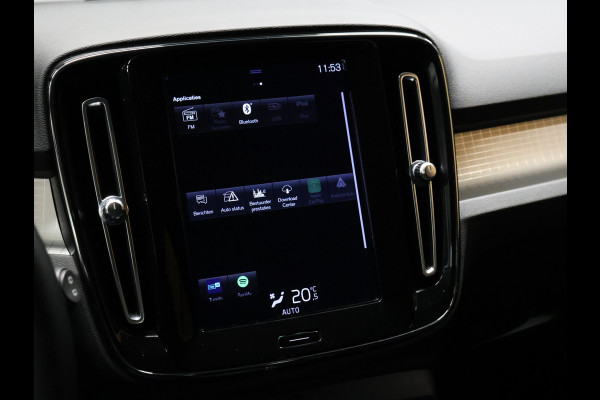 Volvo XC40 1.5 T5 Twin Engine Momentum Pro [TREKHAAK INKLAPBAAR, APPLE CARPLAY, ANDROID, PDC V+A, CRUISE CONTROL, CLIMATE CONTROL, HALF LEDER, NIEUWSTAAT]