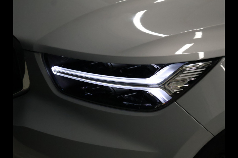 Volvo XC40 1.5 T5 Twin Engine Momentum Pro [TREKHAAK INKLAPBAAR, APPLE CARPLAY, ANDROID, PDC V+A, CRUISE CONTROL, CLIMATE CONTROL, HALF LEDER, NIEUWSTAAT]