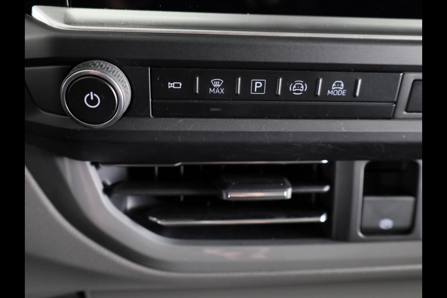 Volkswagen Transporter 2.0 TDI L2H1 30 Bulli | trekhaak | Sidebars | Intropakket